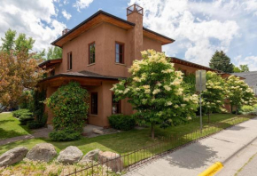 This Deluxe Colonial 4--bedroom Home Offers The Best Of Bozeman!